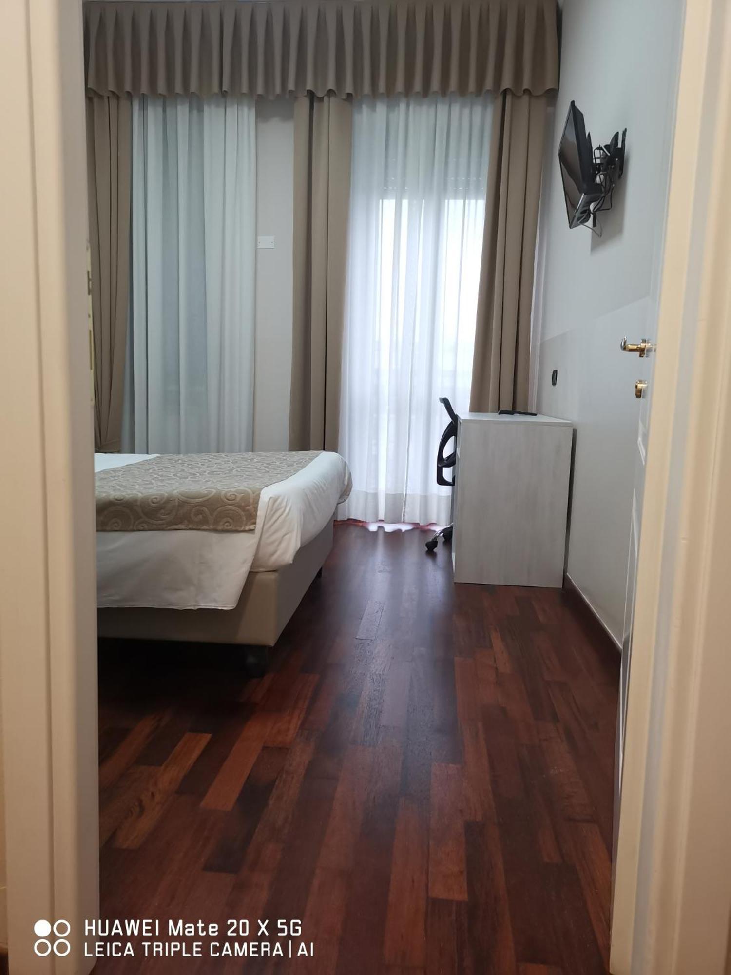 Guesthouse Central Station Group - Via Sammartini 15 米兰 外观 照片