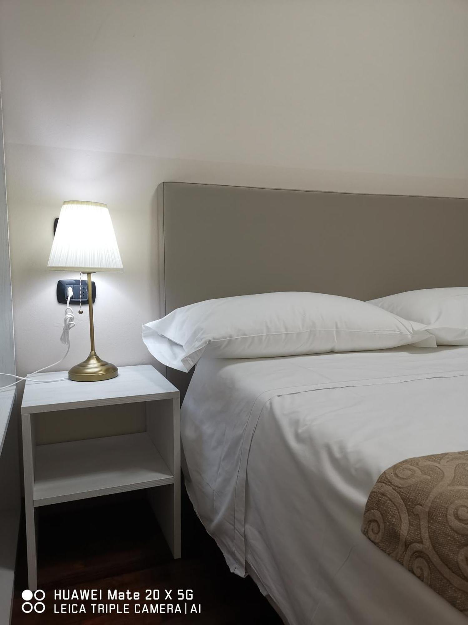 Guesthouse Central Station Group - Via Sammartini 15 米兰 外观 照片
